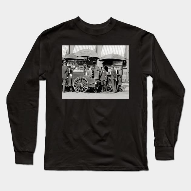 New York City Lunch Carts, 1906. Vintage Photo Long Sleeve T-Shirt by historyphoto